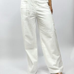 PANTALÓN DE TELA BLANCO CON ACABADOS DE ENCAJE EN BOLSA TRASERA CRETA