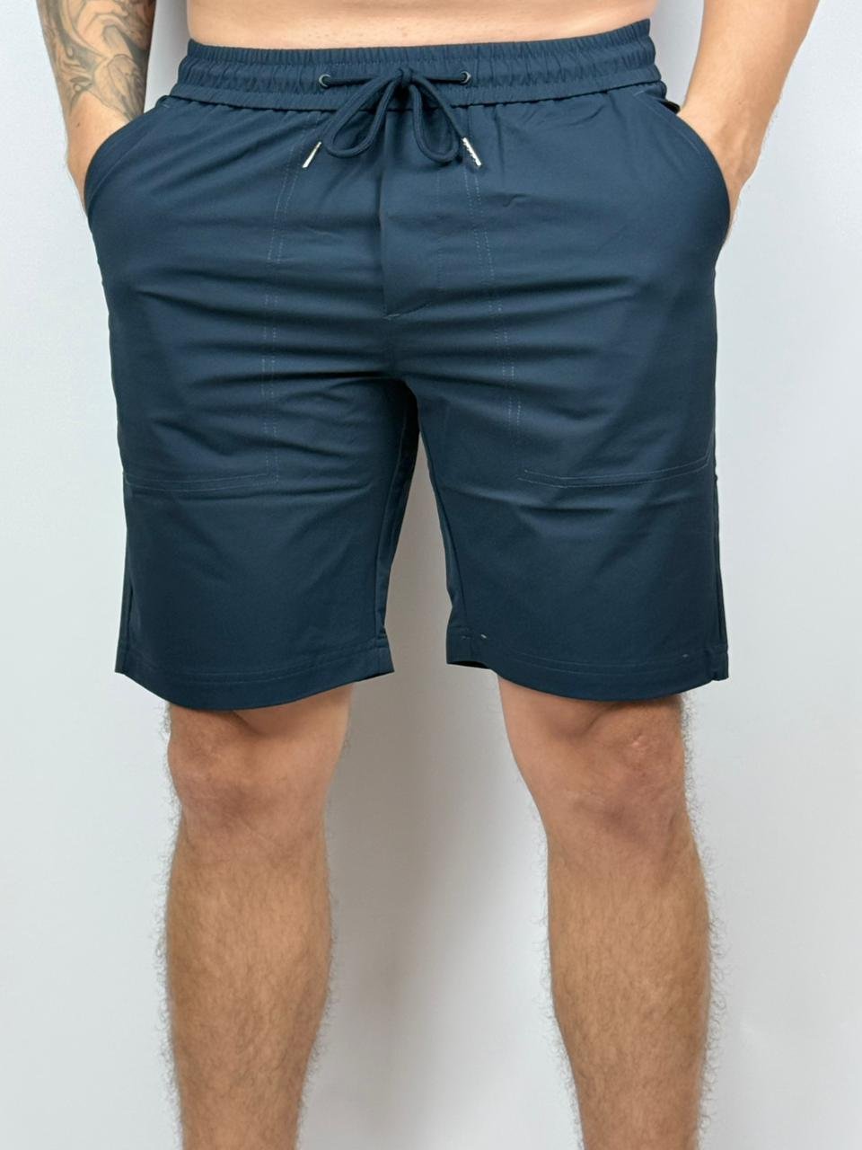 SHORT LISO CON ELÁSTICO EN LA CINTURA BLOCK