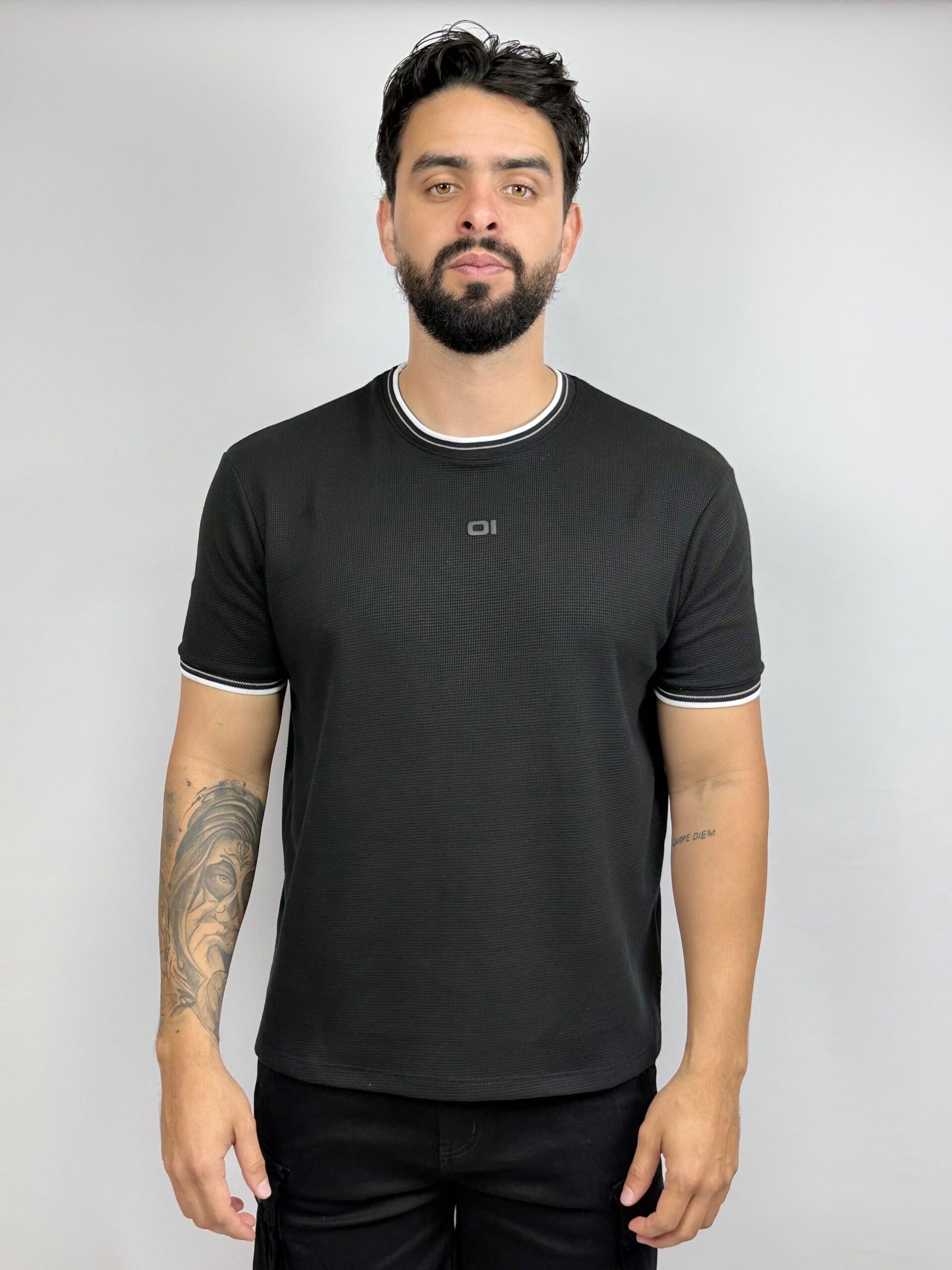 CAMISETA CON LÍNEA DE BORDE BLANCA THE ONE - Imagen 5