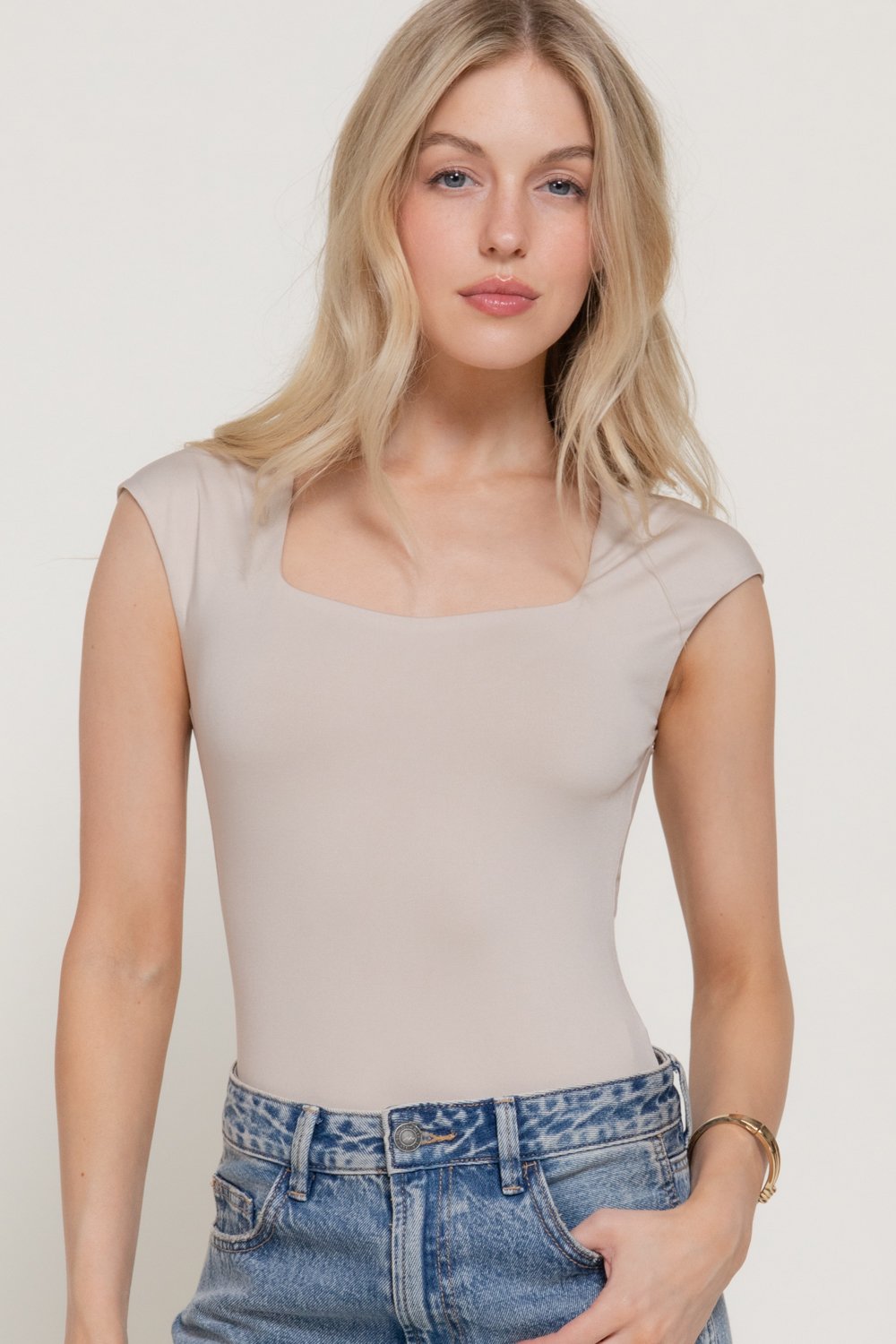 BODYSUIT LISO CON MANGA ACTIVE - Imagen 12