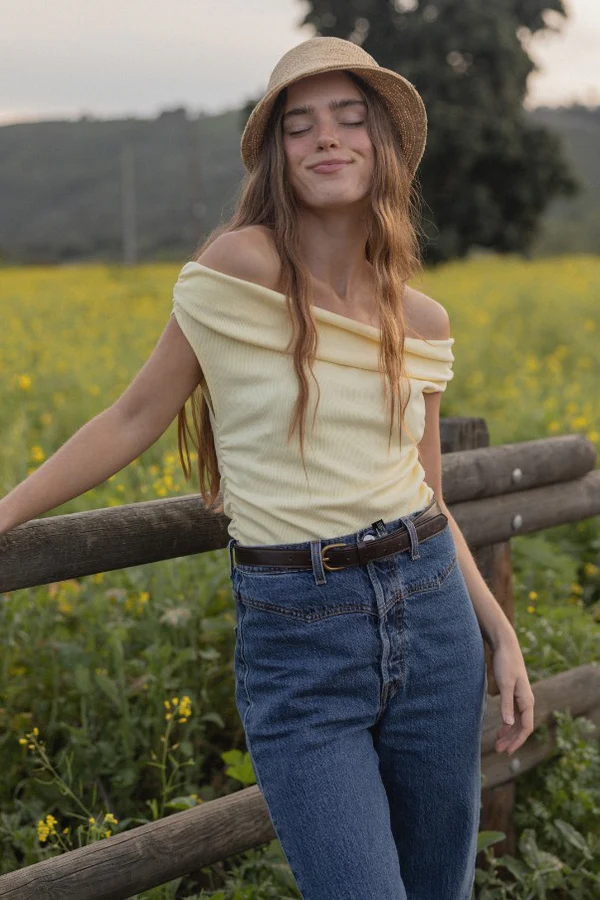 BLUSA ASIMÉTRICA AMARILLA IF SHE LOVES