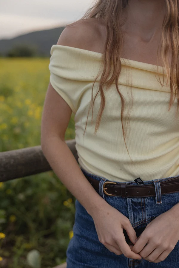 BLUSA ASIMÉTRICA AMARILLA IF SHE LOVES - Imagen 3