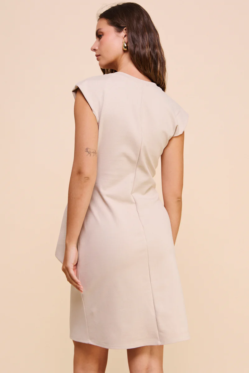VESTIDO CORTO CON AMARRE LATERAL IF SHE LOVES - Imagen 5