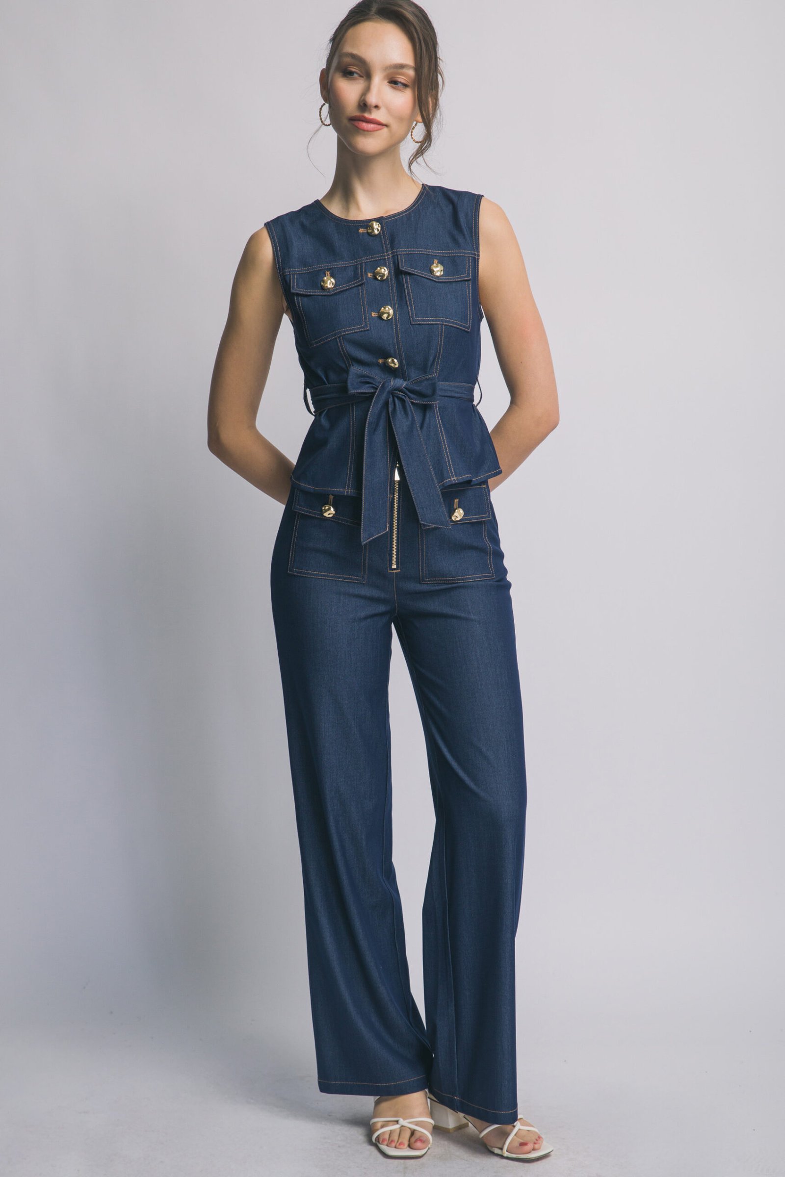 BLUSA SIN MANGAS TIPO MEZCLILLA CON AJUSTE EN CINTURA LOVE TREE - Imagen 6