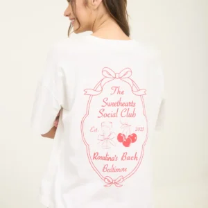 BLUSA BLANCA DE MANGAS CON ESTAMPADO TRASERO SWEETHEARTS SOCIAL CLUB JOA