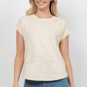 BLUSA BEIGE CON BORDADO FLOREAL TABA